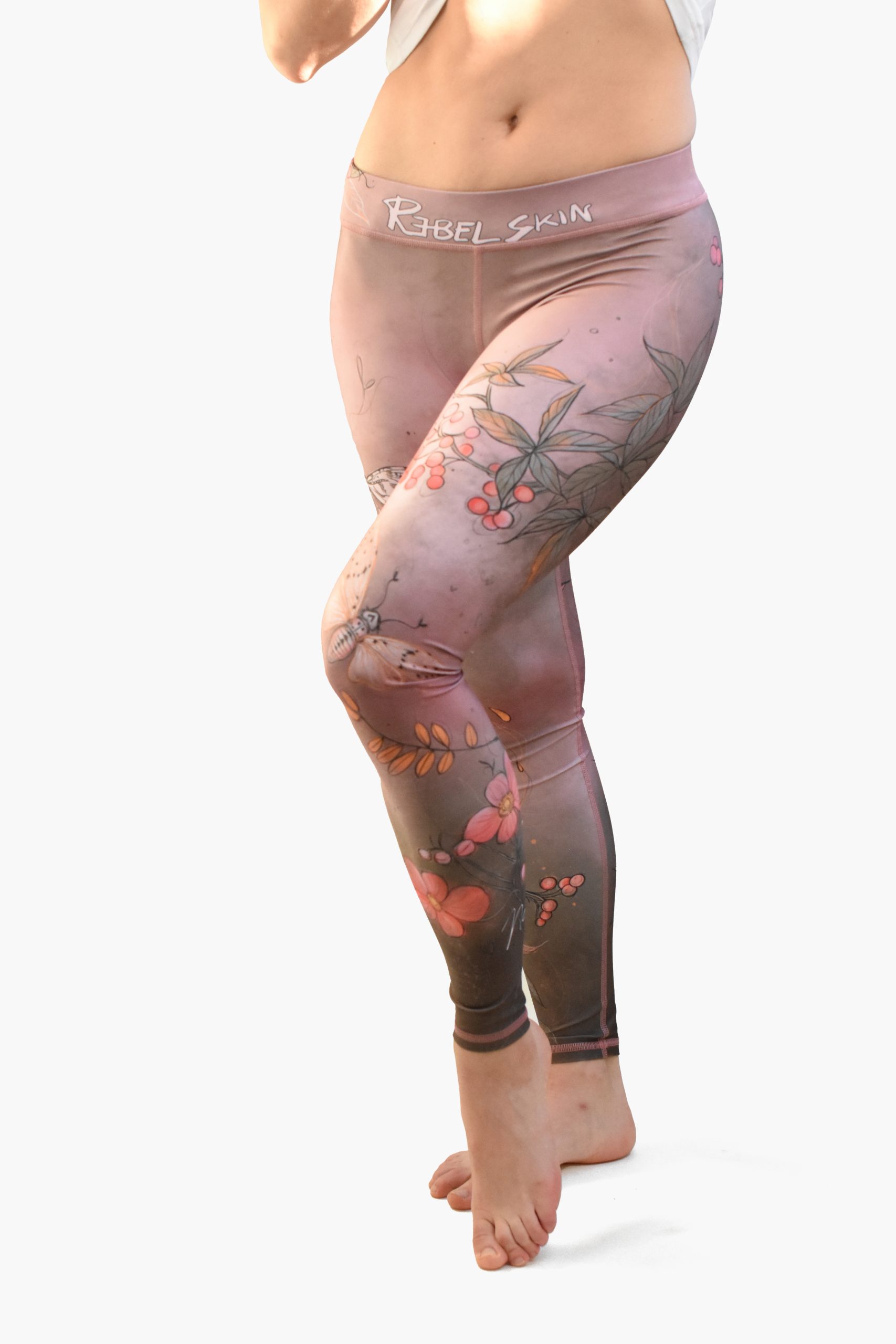 Pastel low-rise leggings with artwork by tattoo artist Neski
