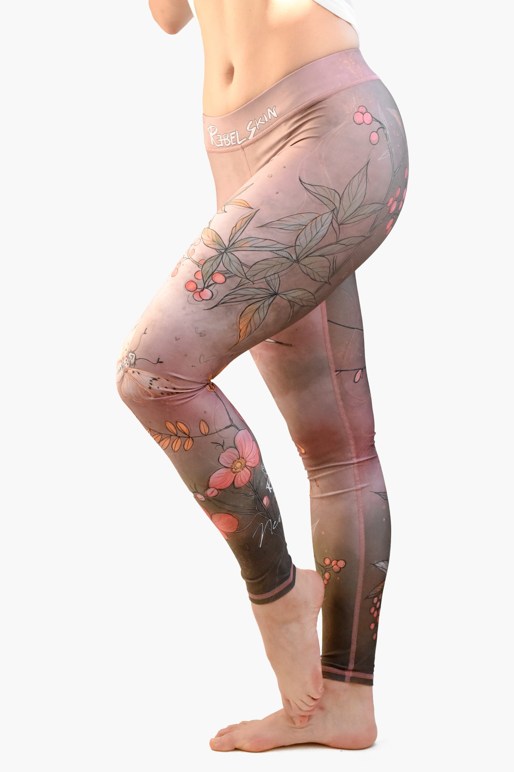 Pastel low-rise leggings with artwork by tattoo artist Neski